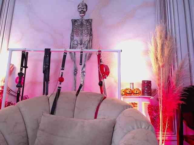 Naty-slavedoll webcam
