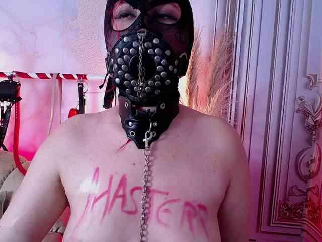 Naty-slavedoll webcam