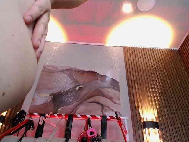 Naty-slavedoll webcam