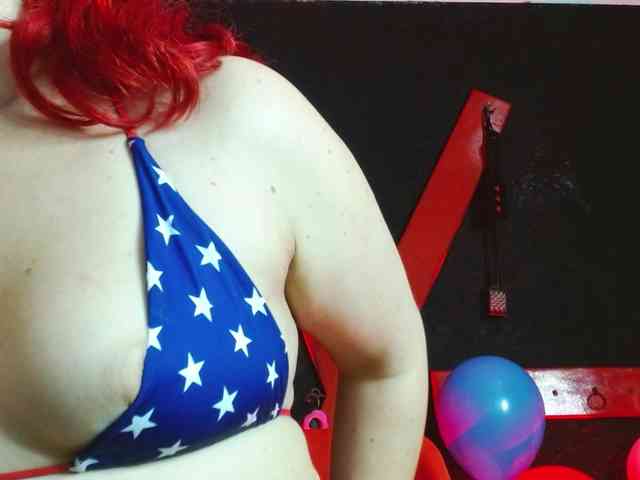 Naty-slavedoll webcam