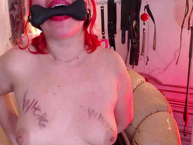 Naty-slavedoll webcam