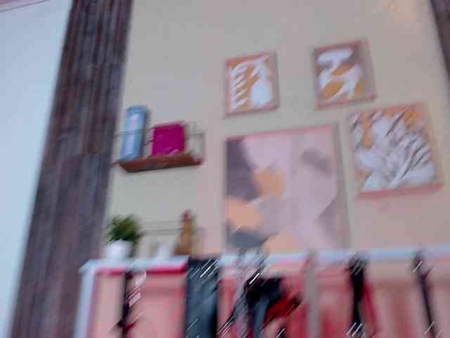 Naty-slavedoll webcam