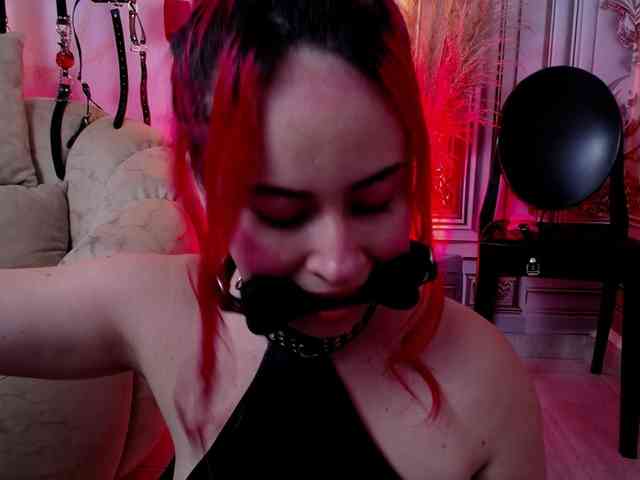 Naty-slavedoll webcam