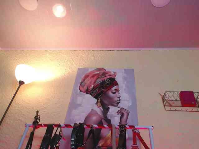 Naty-slavedoll webcam