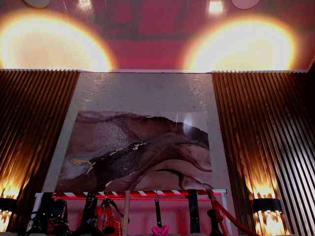 Naty-slavedoll webcam