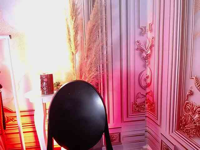 Naty-slavedoll webcam