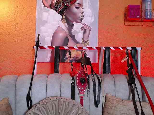 Naty-slavedoll webcam