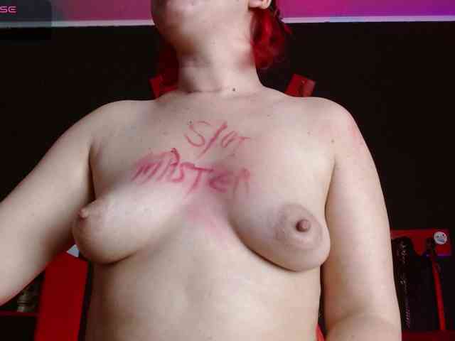 Naty-slavedoll webcam