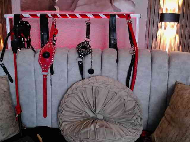 Naty-slavedoll Live Webcam on BongaCams