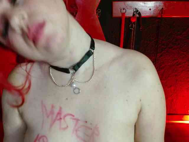 Naty-slavedoll webcam
