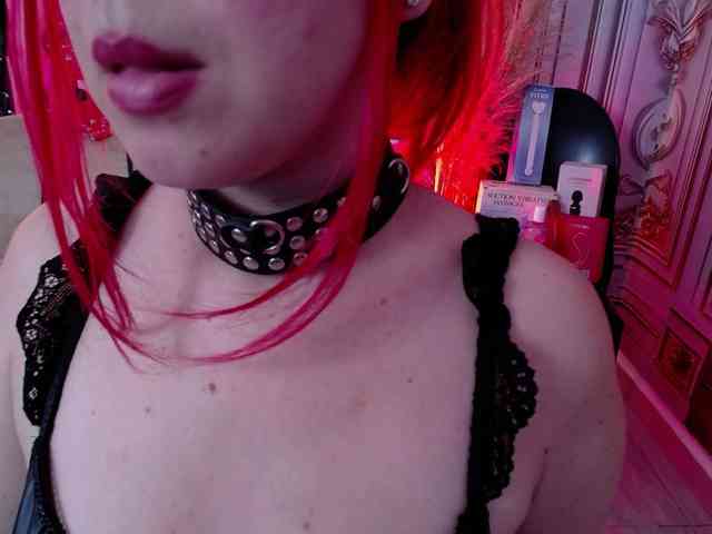 Naty-slavedoll webcam