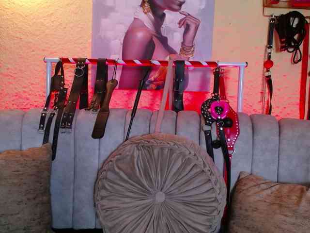 Naty-slavedoll Live Webcam on BongaCams