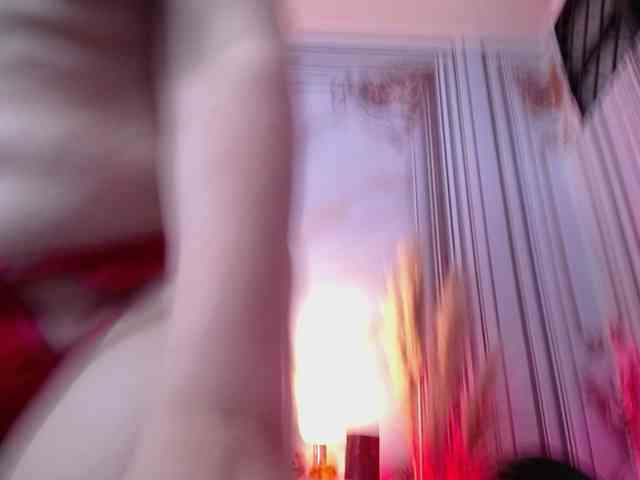 Naty-slavedoll webcam