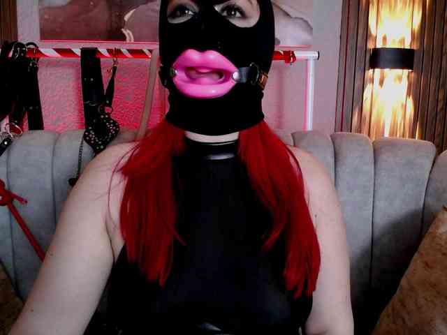 Naty-slavedoll webcam