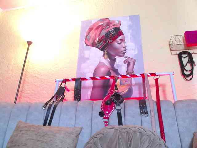 Naty-slavedoll webcam