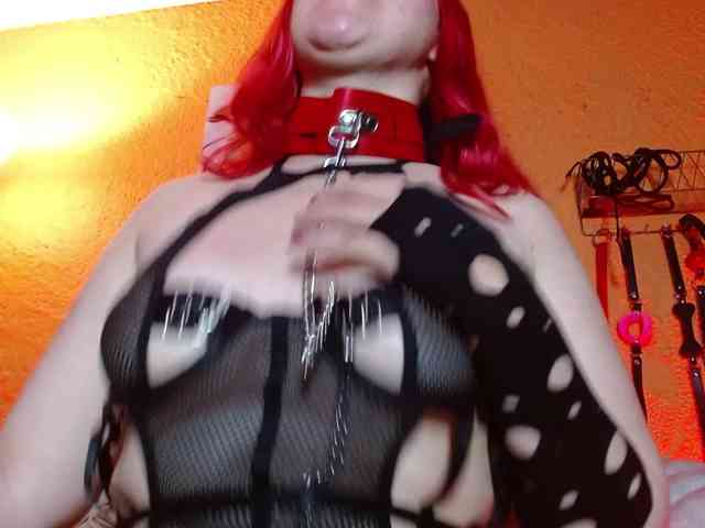 Naty-slavedoll webcam