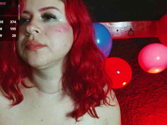 Naty-slavedoll webcam