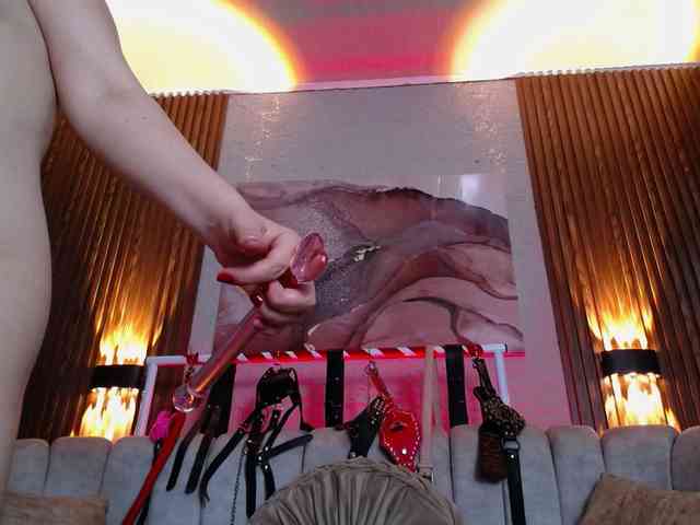 Naty-slavedoll webcam