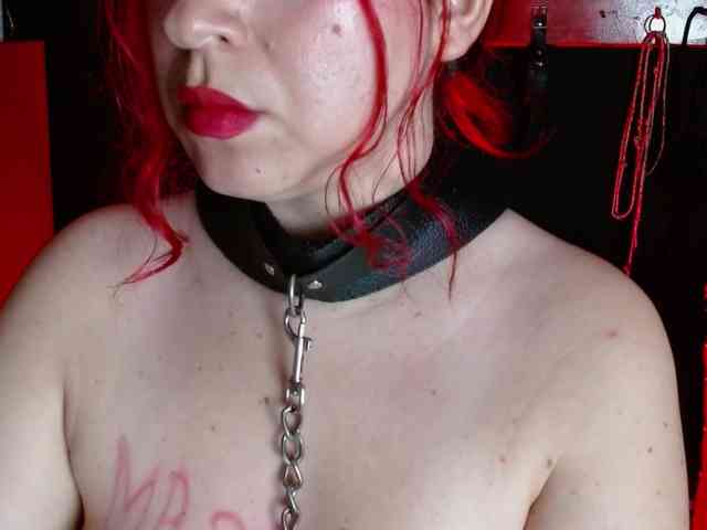 Naty-slavedoll webcam