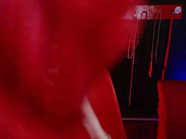 Naty-slavedoll webcam