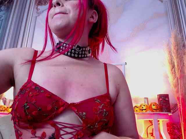 Naty-slavedoll webcam