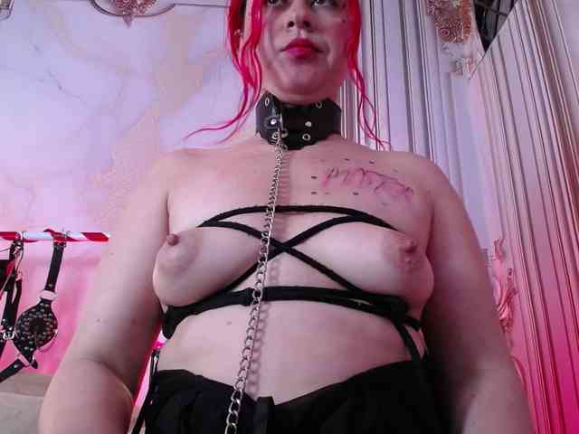 Naty-slavedoll webcam