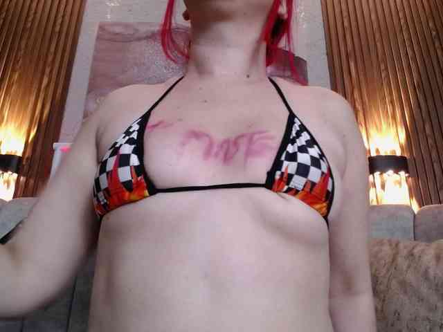 Naty-slavedoll webcam