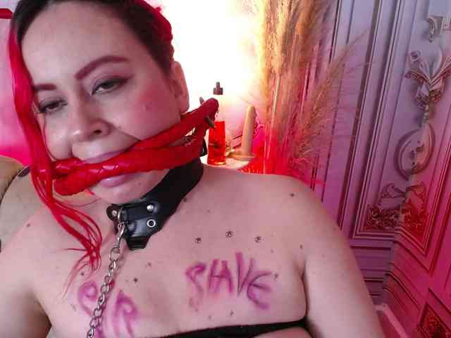 Naty-slavedoll webcam
