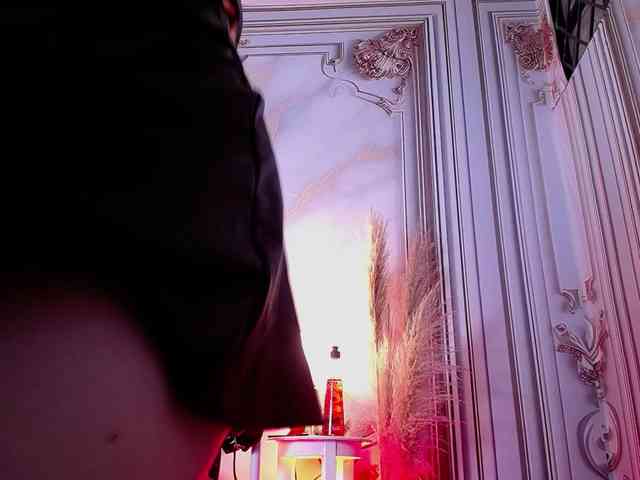 Naty-slavedoll webcam