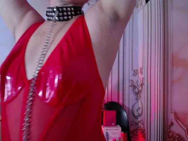 Naty-slavedoll webcam