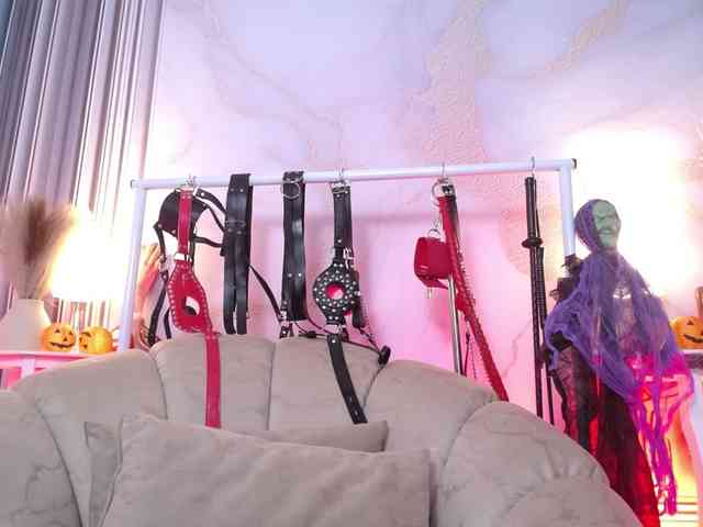 Naty-slavedoll webcam