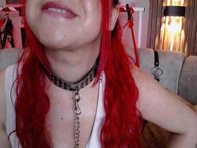 Naty-slavedoll webcam