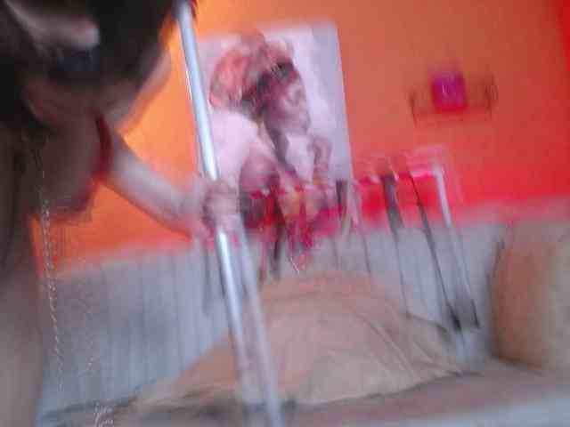 Naty-slavedoll webcam