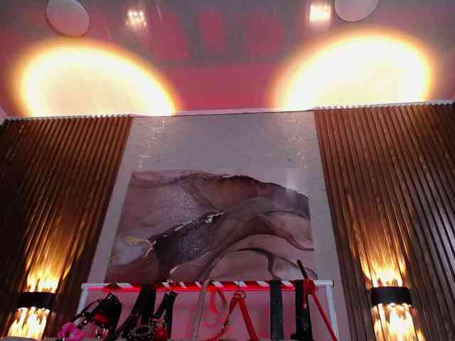 Naty-slavedoll webcam