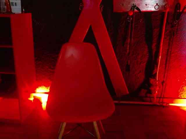 Naty-slavedoll webcam