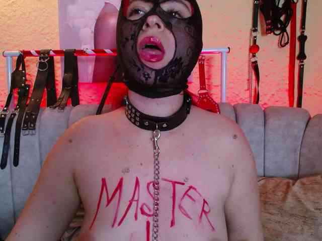 Naty-slavedoll webcam