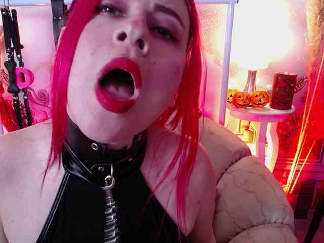 Naty-slavedoll webcam