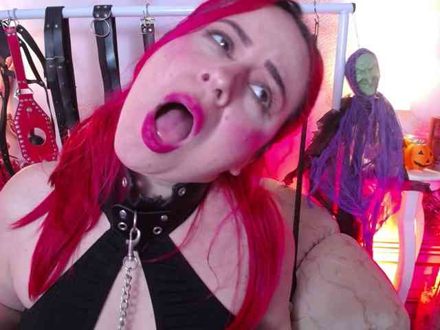 Naty-slavedoll webcam