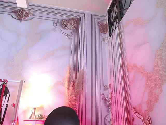 Naty-slavedoll webcam