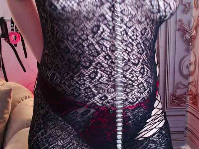 Naty-slavedoll webcam