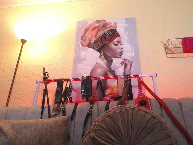 Naty-slavedoll webcam