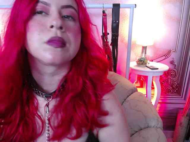 Naty-slavedoll's webcam live show