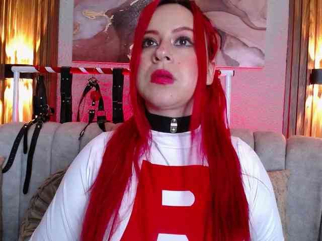 Naty-slavedoll webcam