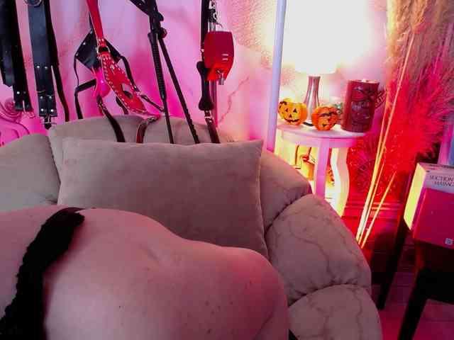 Naty-slavedoll webcam
