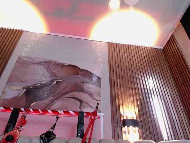 Naty-slavedoll webcam