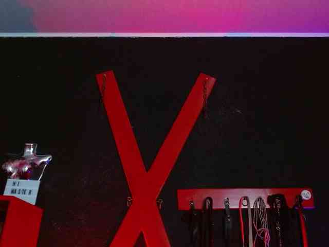 Naty-slavedoll webcam