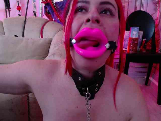 Naty-slavedoll webcam