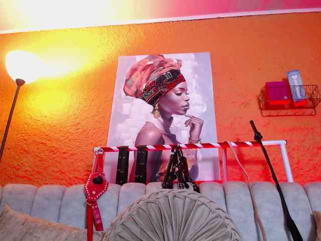 Naty-slavedoll webcam