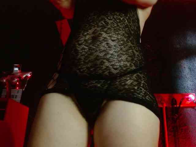Naty-slavedoll webcam