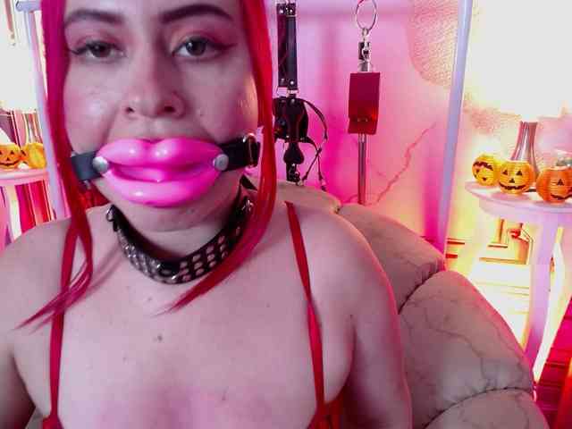 Naty-slavedoll webcam